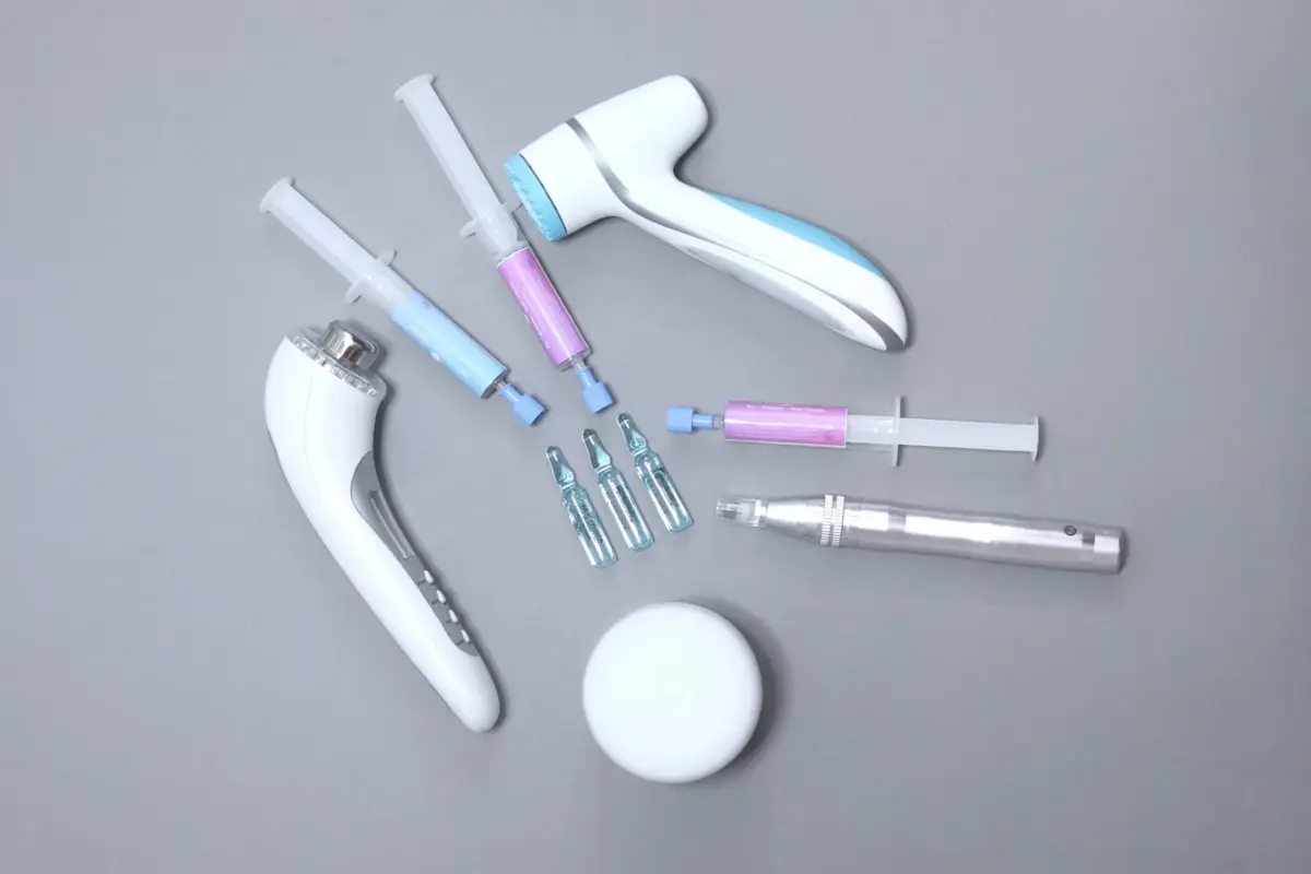 Behandlungsgeräte für Microneedling und Gesichtsbehandlungen